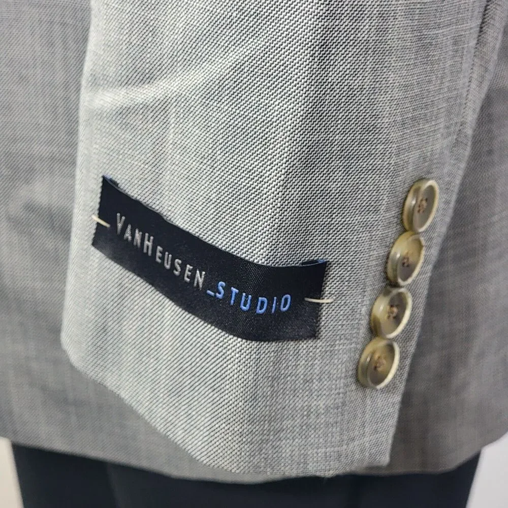 Van Heusen Men's Sport Coat Blazer Two Button Gray Sharskin Polyester Blend 48R‎